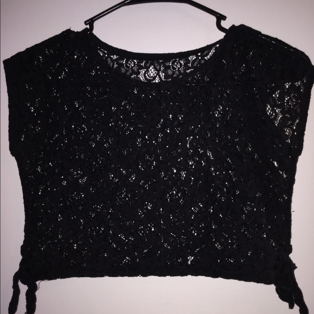 Black crop top🖤